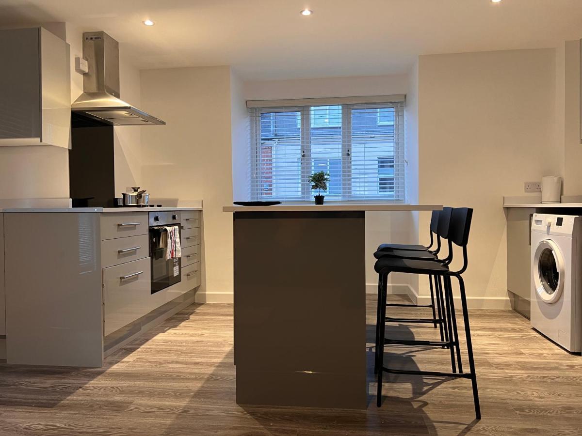 Superb Modern Flat In Northampton, Parking &Ev Apartment ภายนอก รูปภาพ