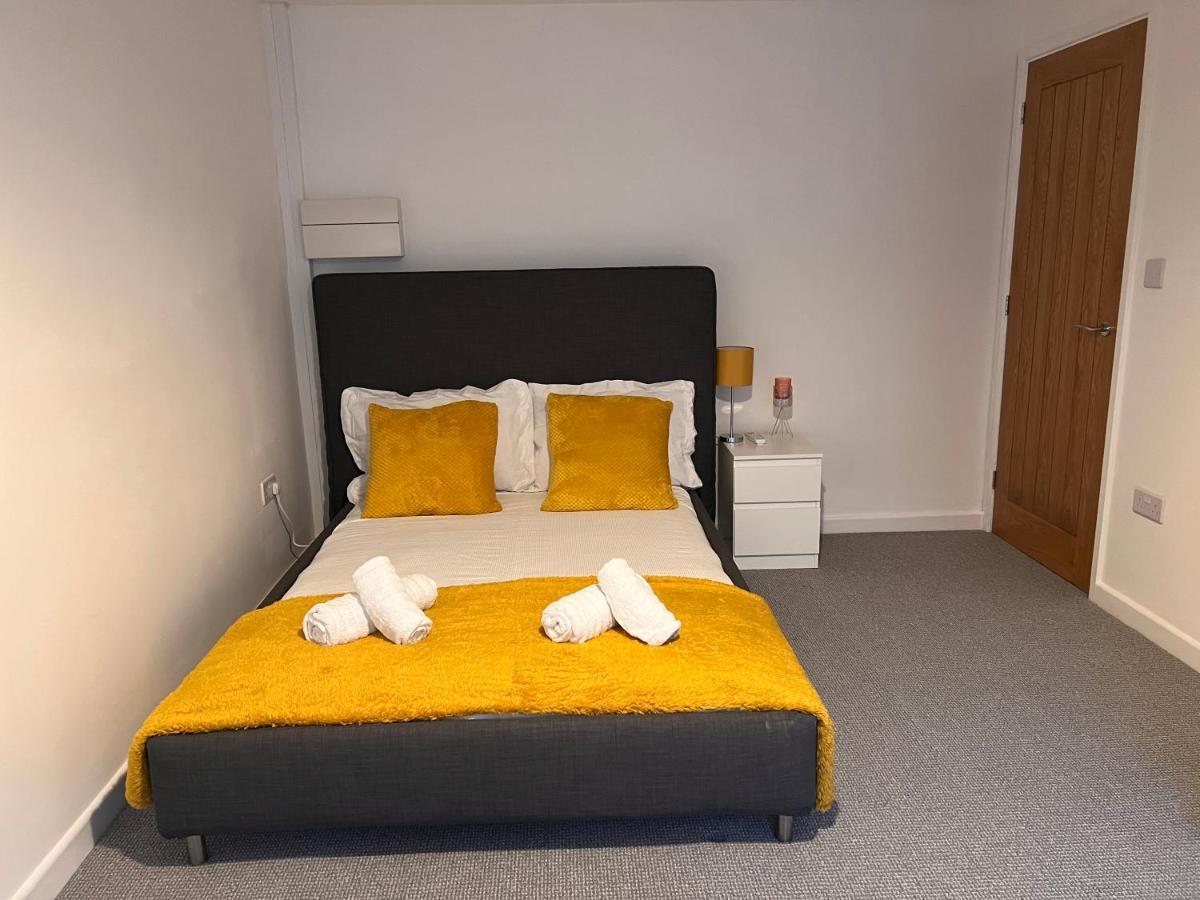 Superb Modern Flat In Northampton, Parking &Ev Apartment ภายนอก รูปภาพ
